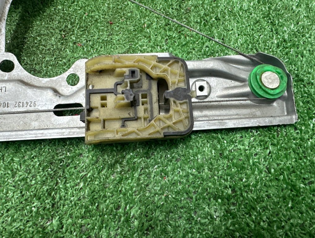 Стеклоподъемник задний левый FOCUS 2013 3 IQDB