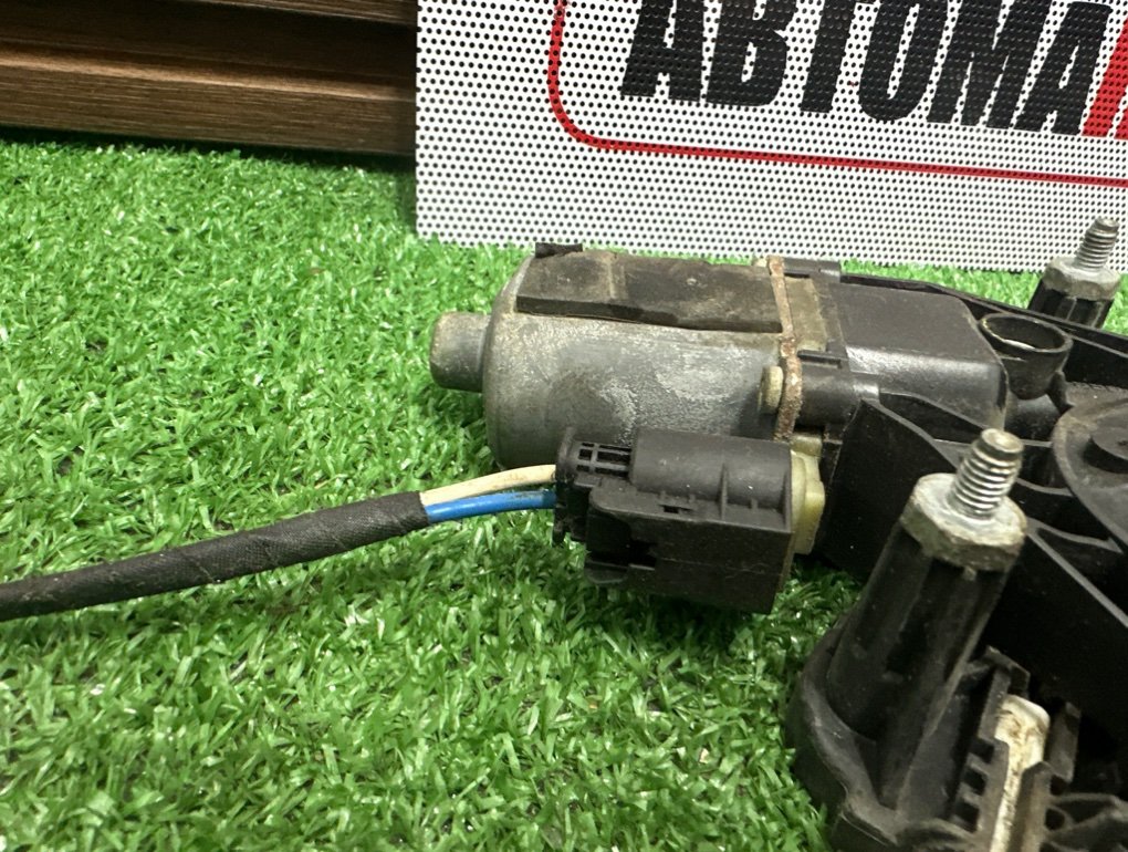 Стеклоподъемник передний правый Приора 2014 2 21126