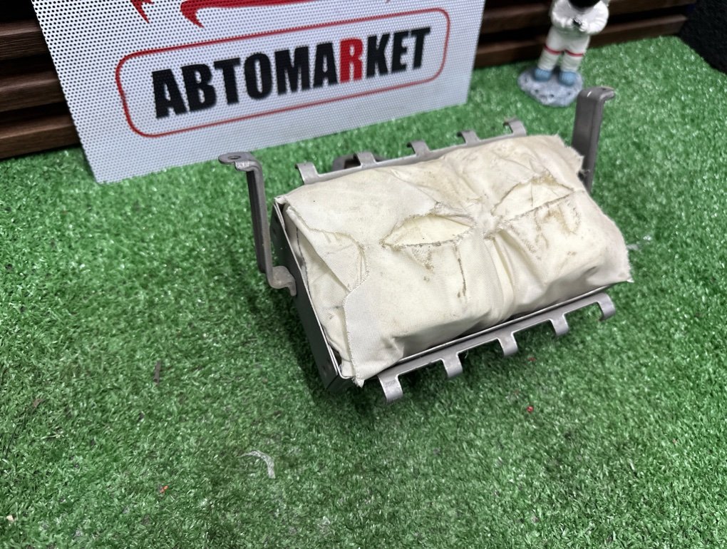 Подушка безопасности левая SIENTA 2004 NCP81 1NZ