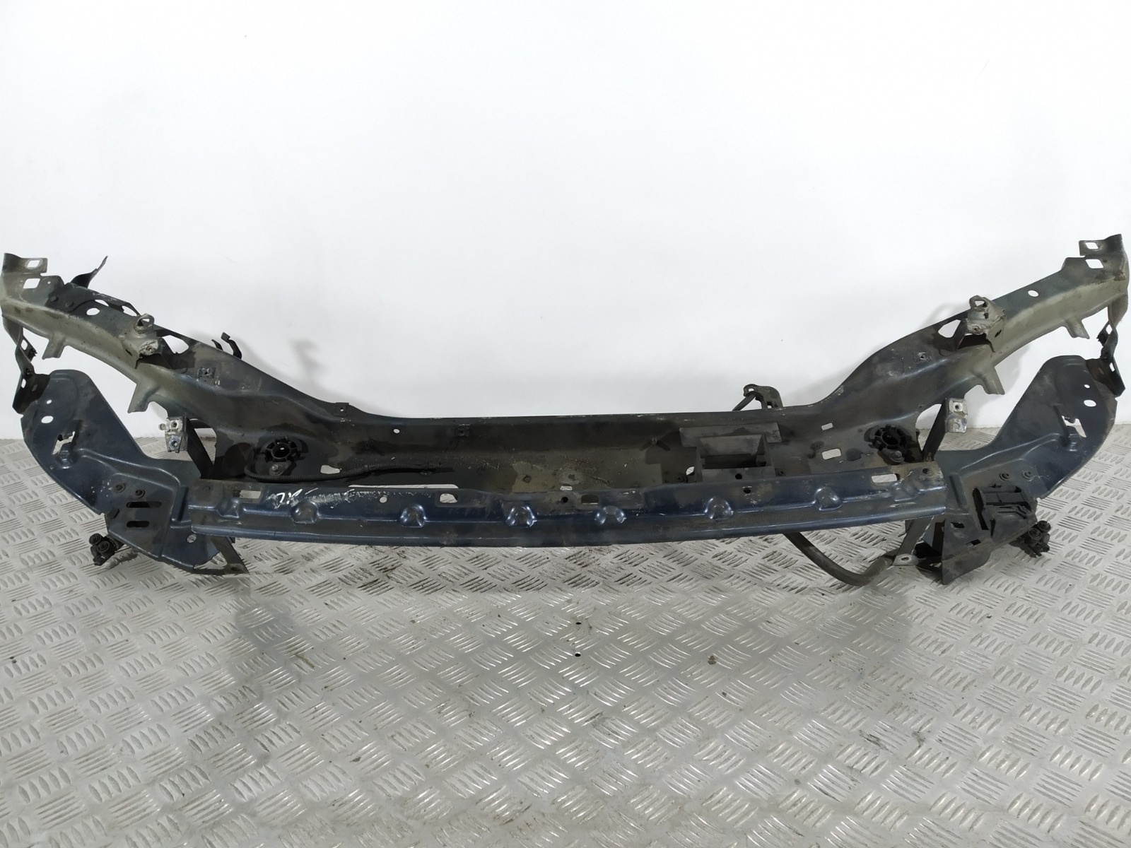 Панель передняя (телевизор) для Volvo V50, 2005 г. 2.0 TD дизель б/у