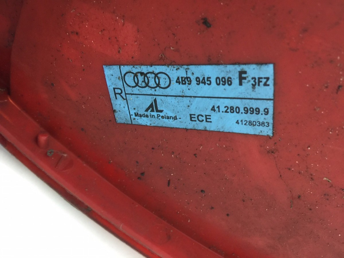 Фонарь задний правый для Audi A6, 2003 г. 1.9 TDi дизель б/у — фото 4