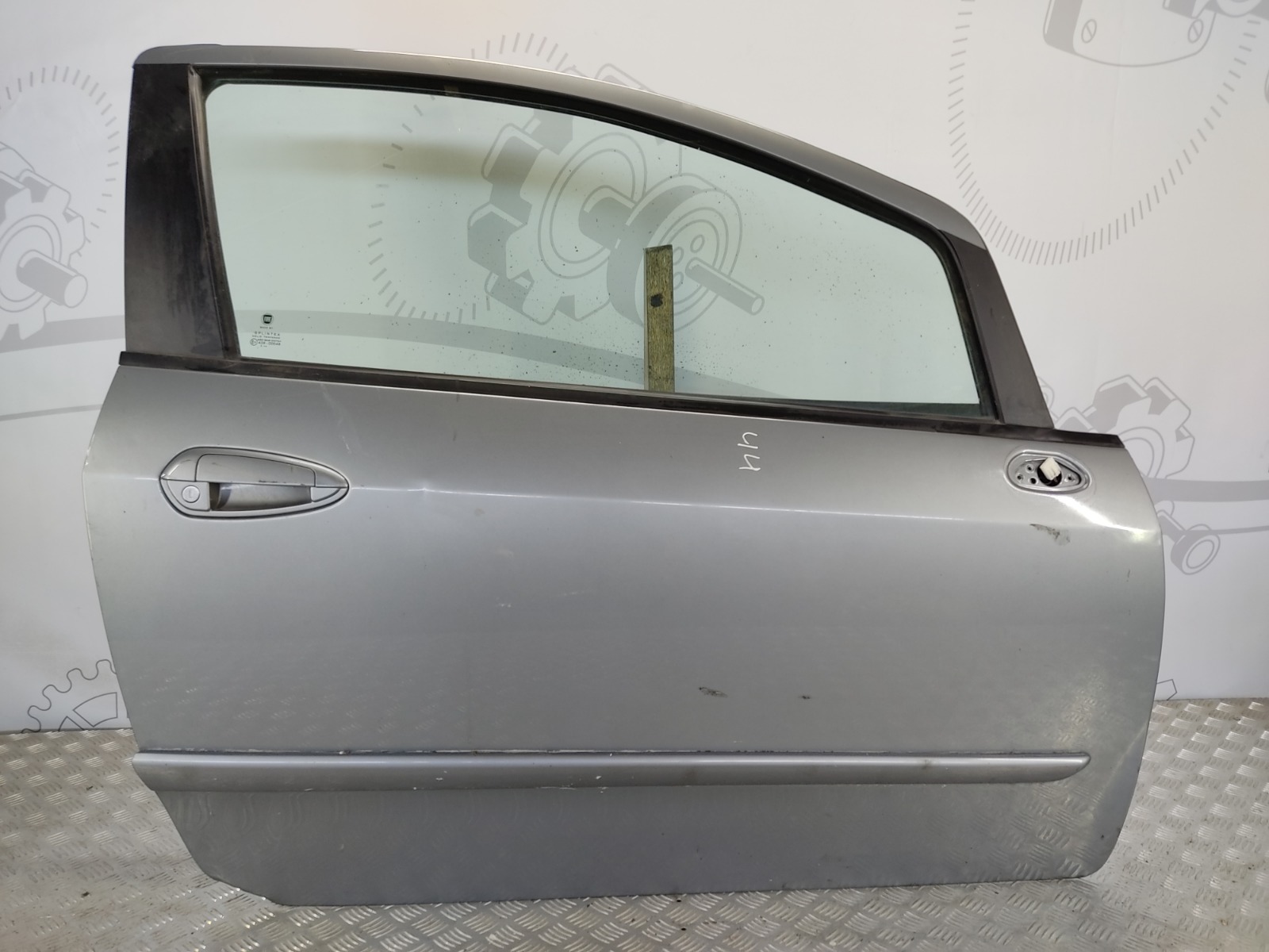 Дверь передняя правая для Fiat Punto, 2011 г. 1.4 i бензин б/у
