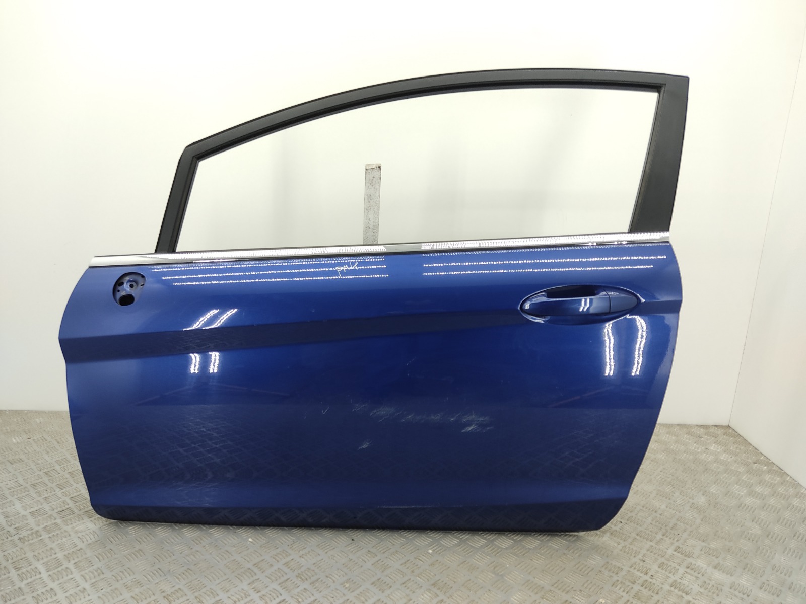 Дверь передняя левая для Ford Fiesta, 2009 г. 1.2 i бензин б/у