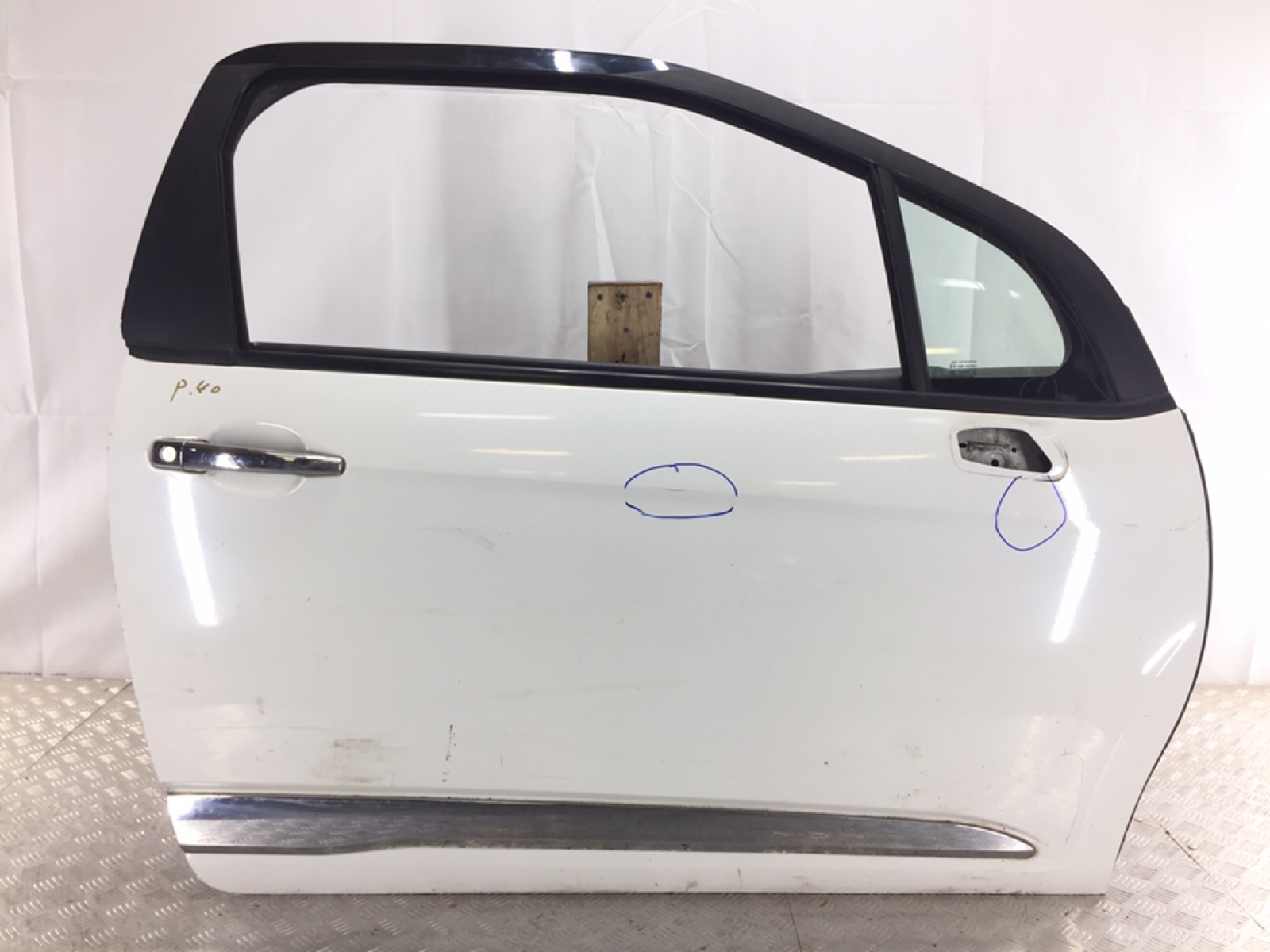 Дверь передняя правая для Citroen DS3, 2010 г. 1.6 i бензин б/у