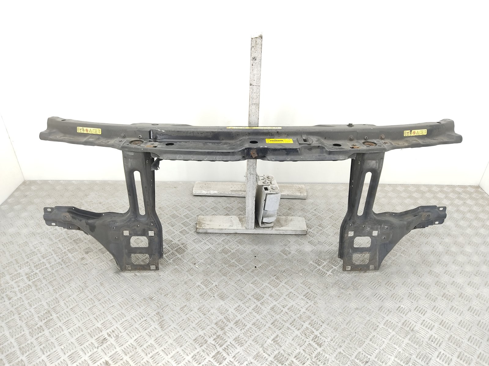 Панель передняя (телевизор) для Land Rover Range Rover, 2004 г. 3.0 TD дизель б/у