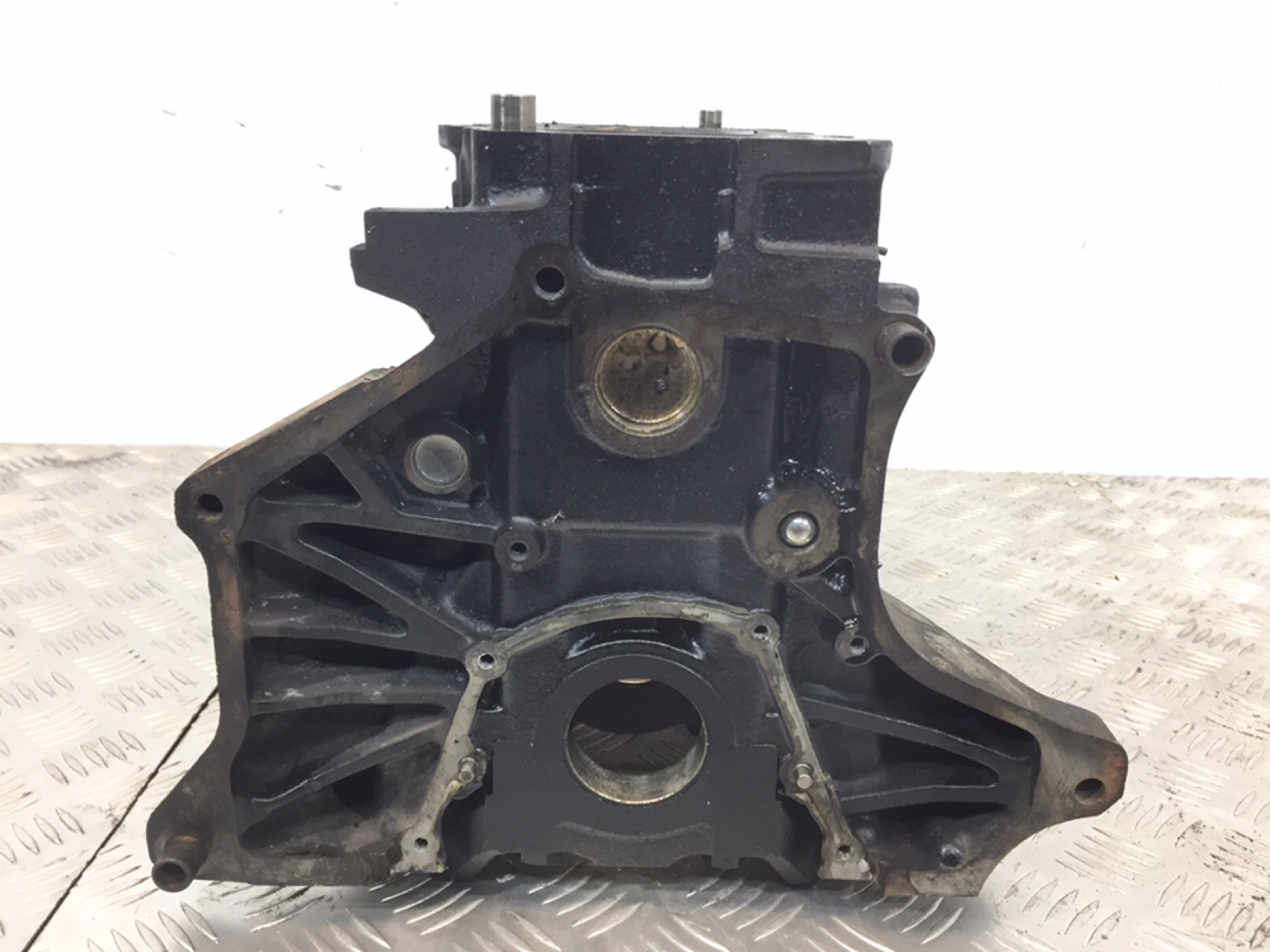 Блок цилиндров для Volvo V40, 2001 г. 1.8 i бензин б/у — фото 3