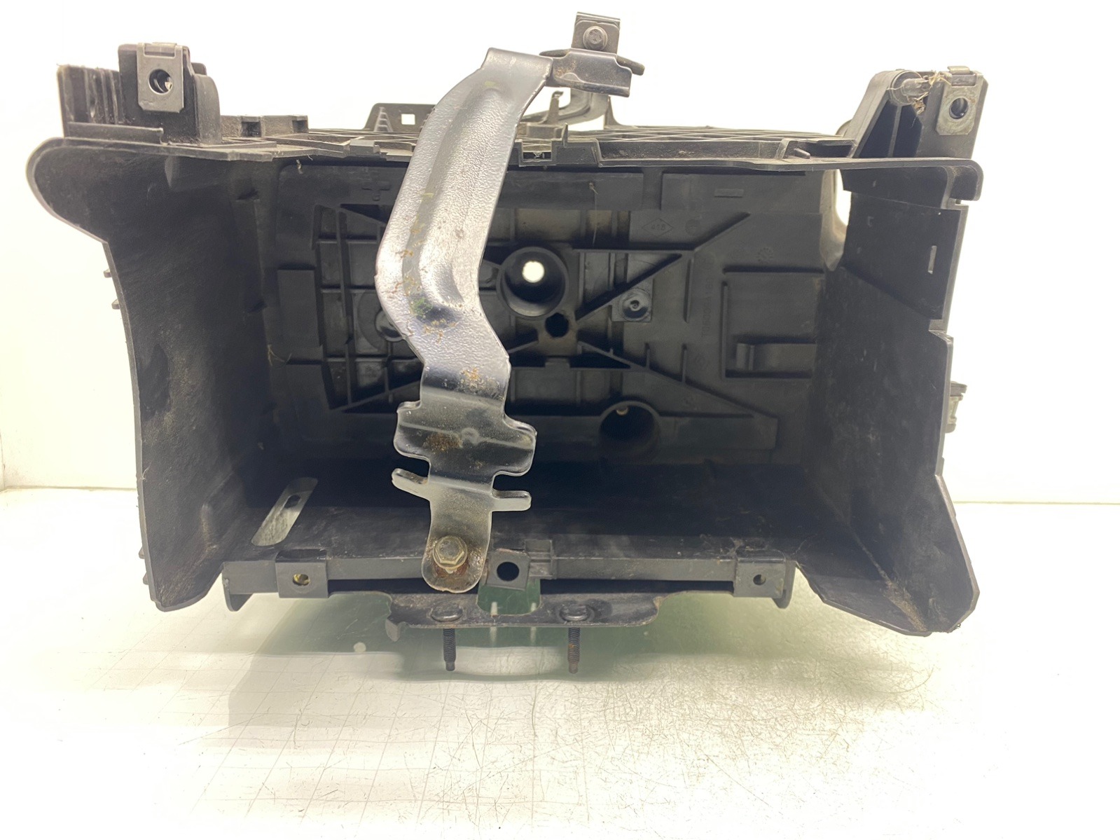 Полка аккумулятора для Renault Grand Scenic, 2010 г. 1.9 DCi дизель б/у — фото 5