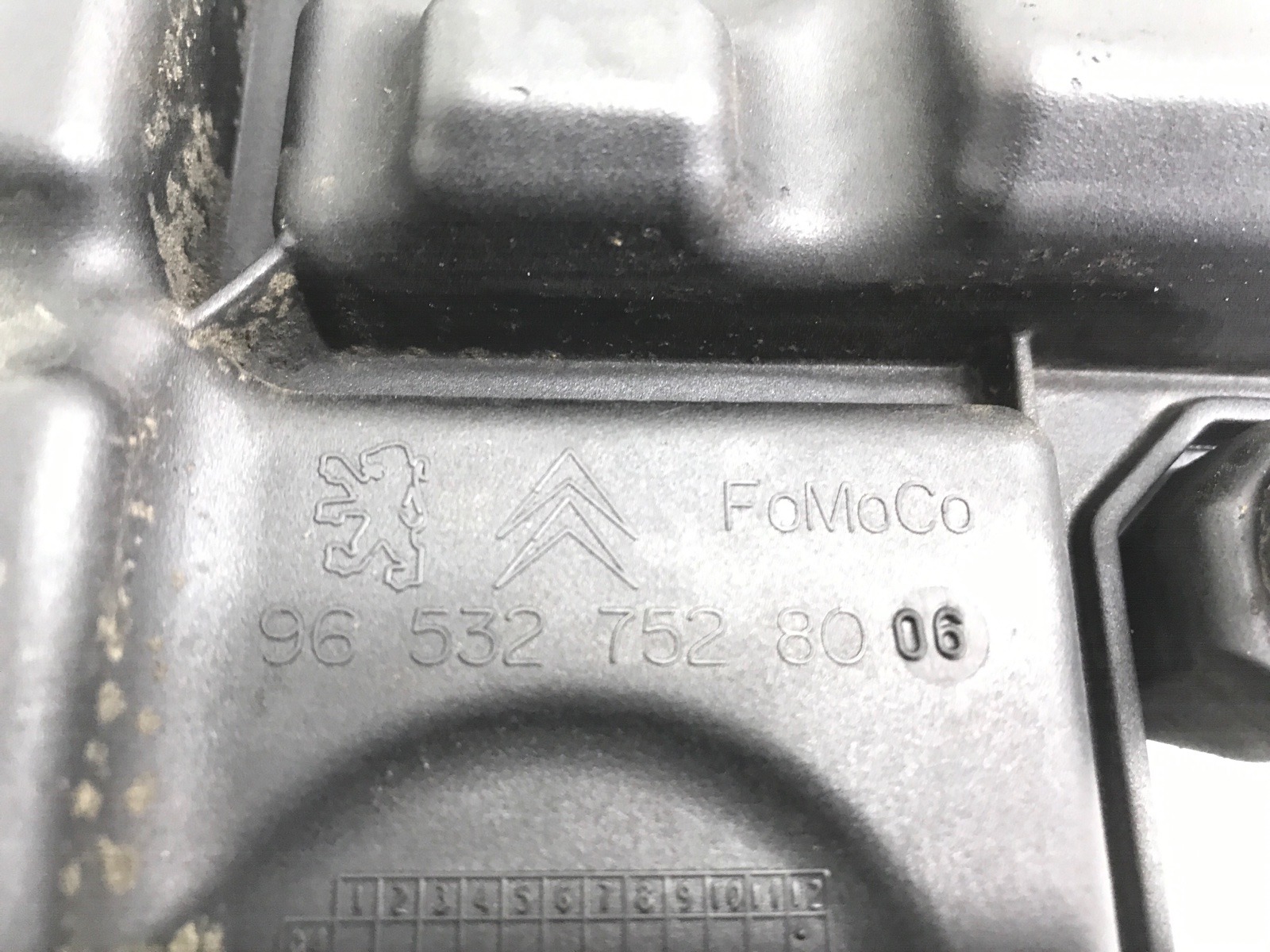 Маслоотделитель для Peugeot 4007, 2008 г. 2.2 HDi дизель б/у — фото 4