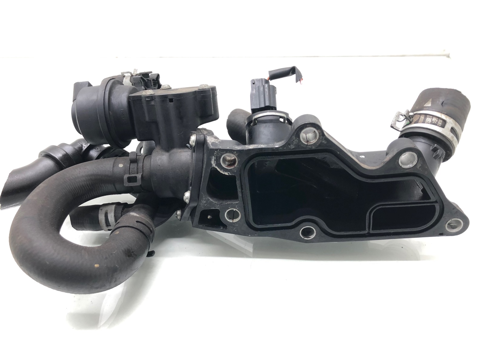 Корпус термостата для Nissan Juke, 2014 г. 1.2 Ti бензин б/у — фото 3