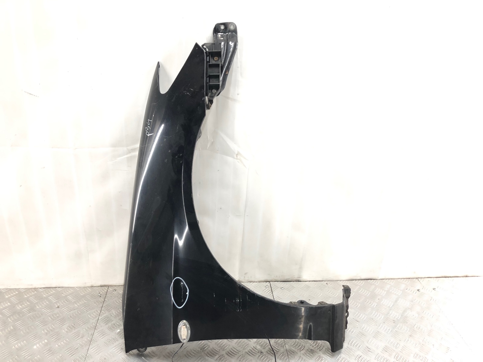 Крыло переднее правое для Honda Civic, 2004 г. 1.7 i бензин б/у