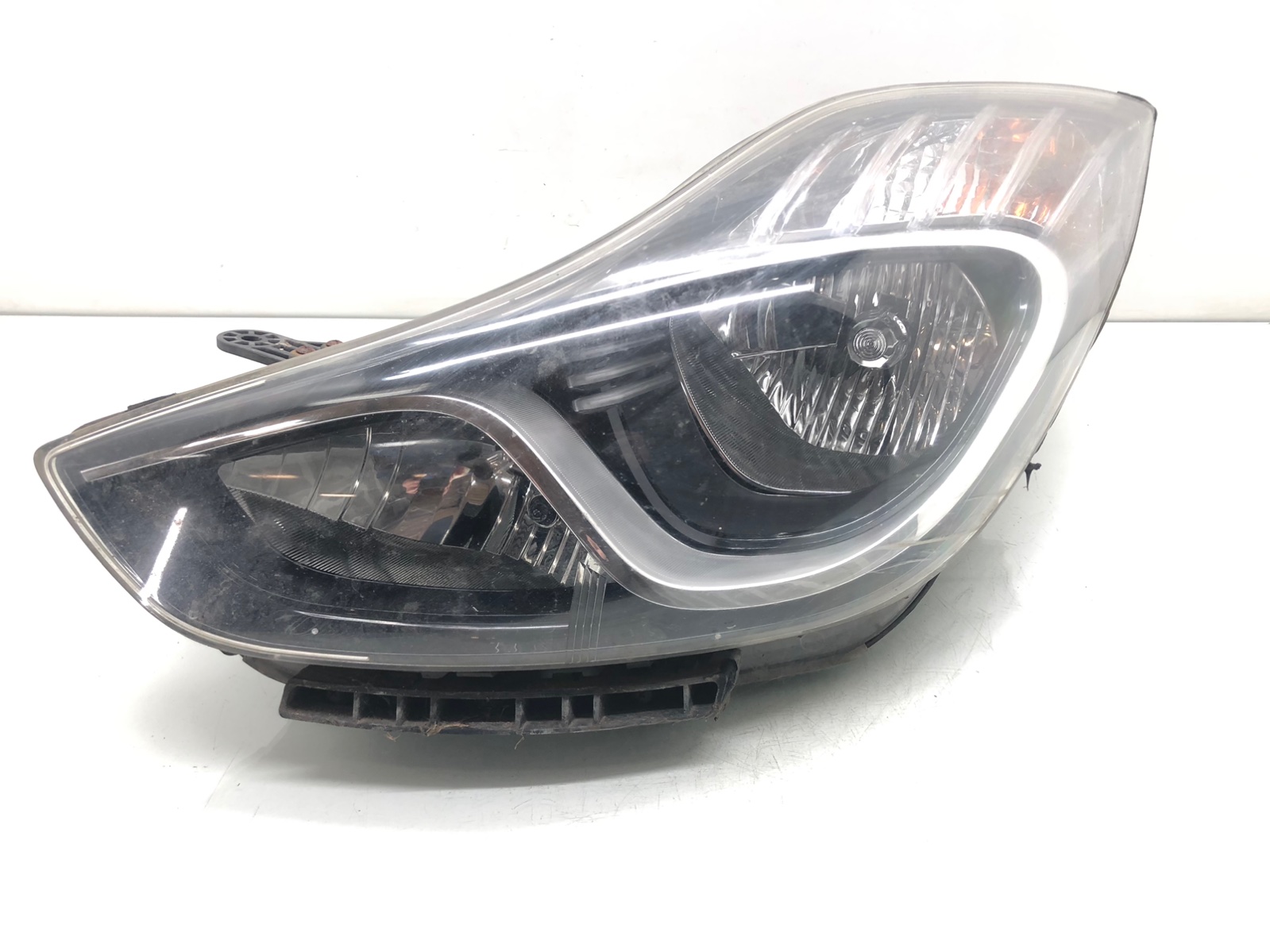 Фара левая для Hyundai ix20, 2011 г. 1.4 i бензин б/у
