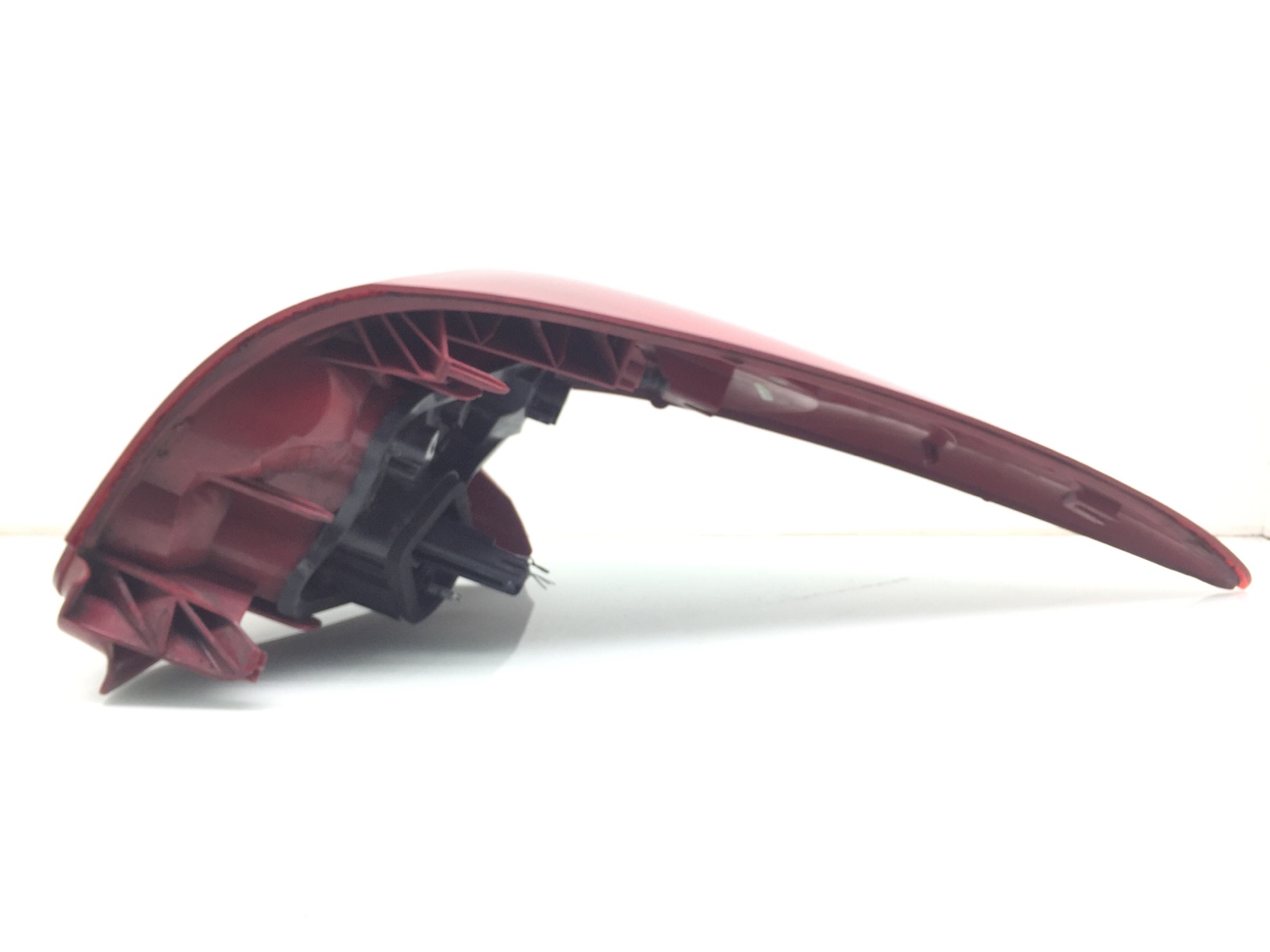 Фонарь задний правый для Peugeot 207, 2008 г. 1.6 HDi дизель б/у — фото 3
