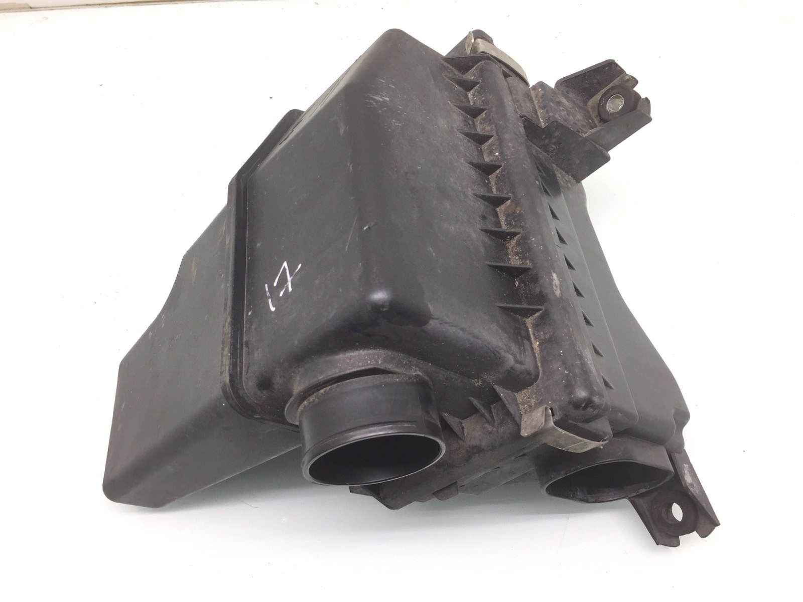 Корпус воздушного фильтра Colt 2005 1.3 i