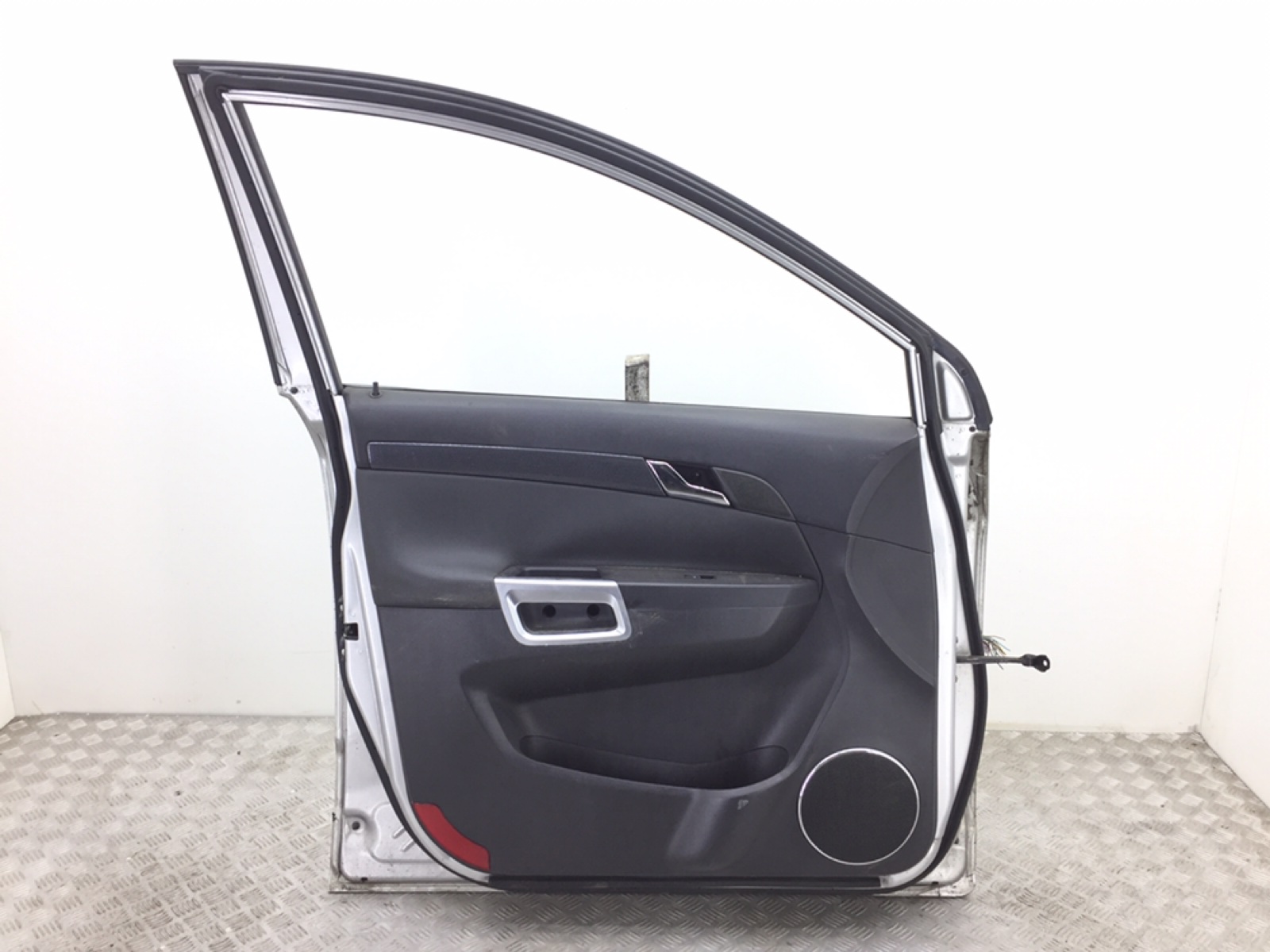 Дверь передняя левая для Opel Antara, 2007 г. 2.0 CDTi дизель б/у — фото 4
