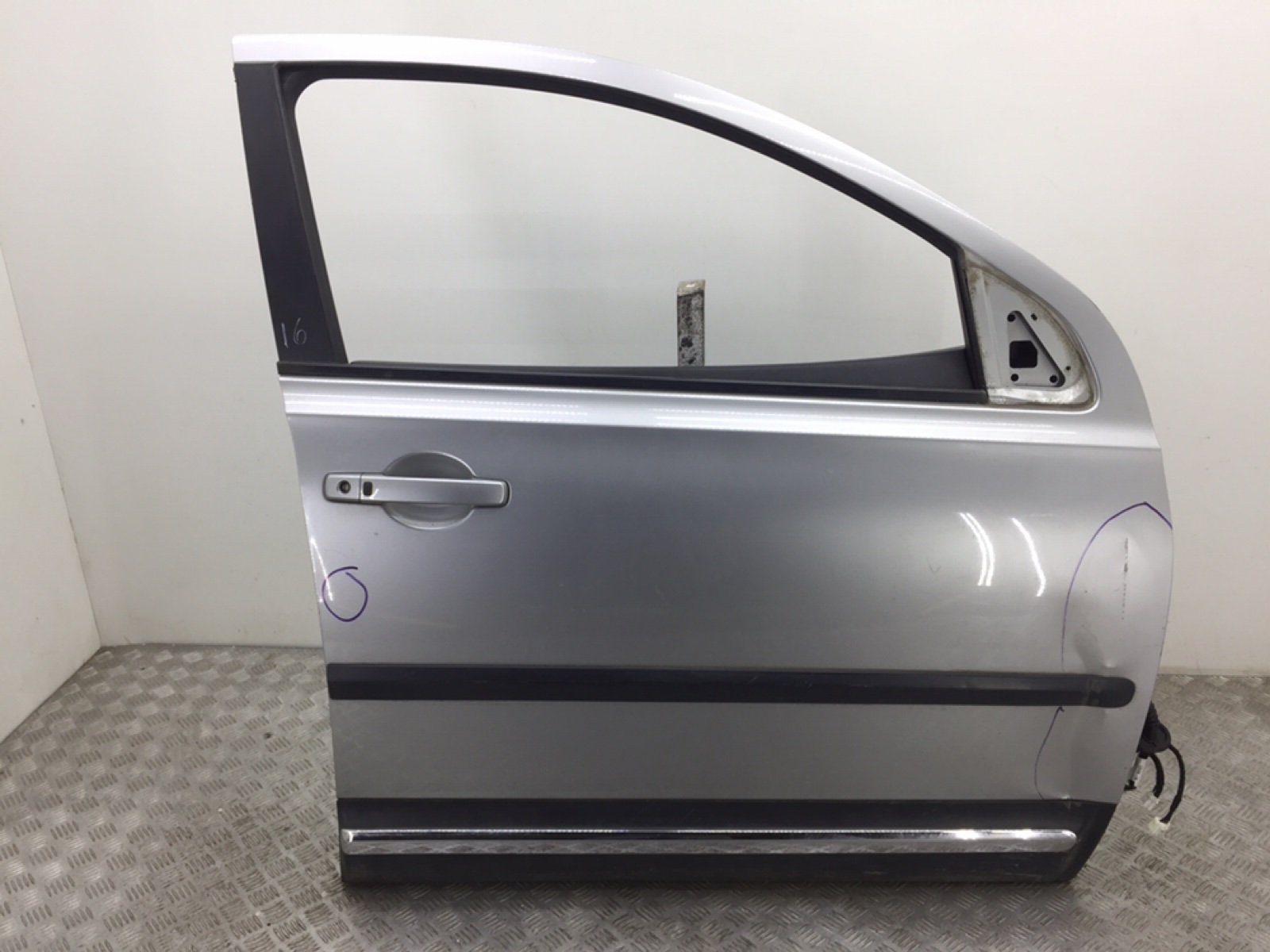 Дверь передняя правая для Nissan Qashqai, 2007 г. 2.0 DCi дизель б/у