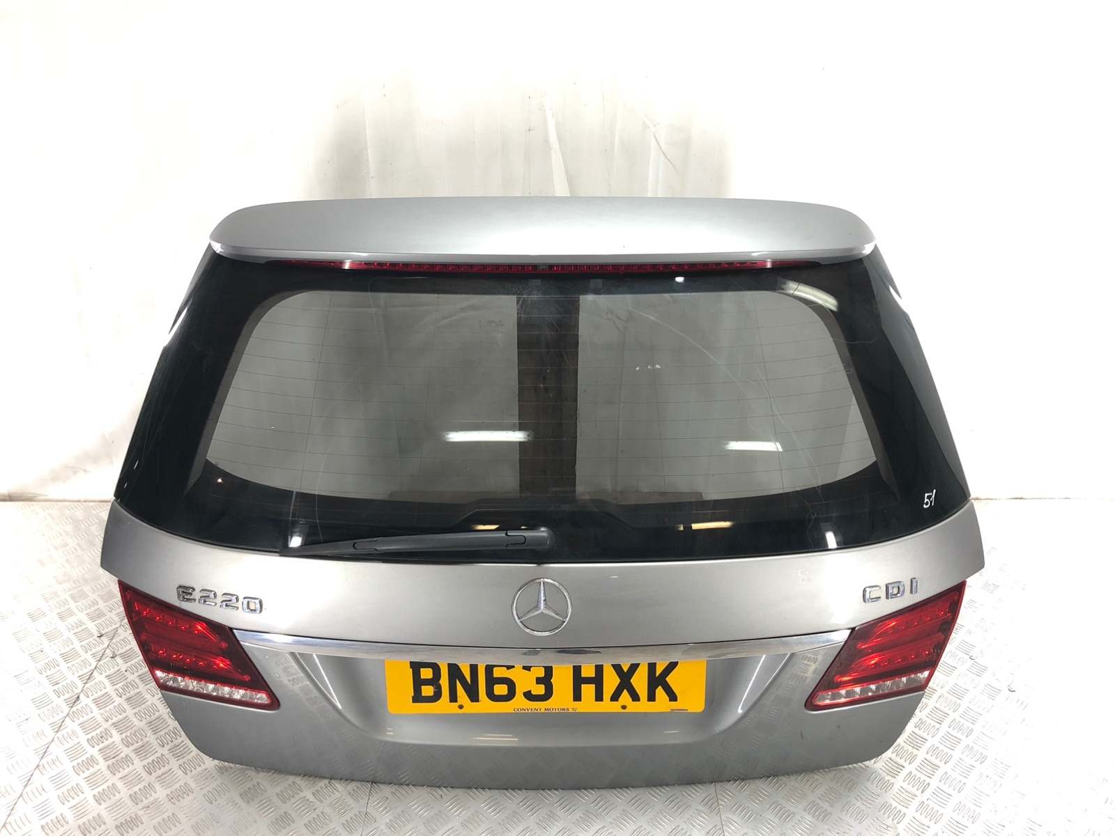 Крышка багажника для Mercedes E W212, 2013 г. 2.2 CDi дизель б/у — фото 2