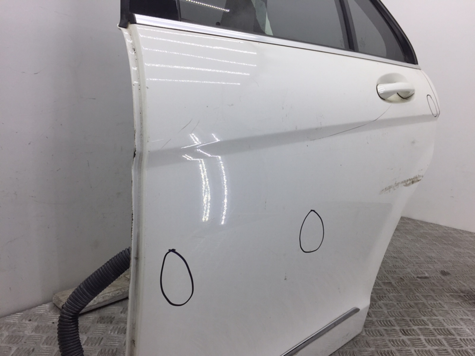Дверь задняя левая для Mercedes C W204, 2010 г. 2.2 CDi дизель б/у — фото 2