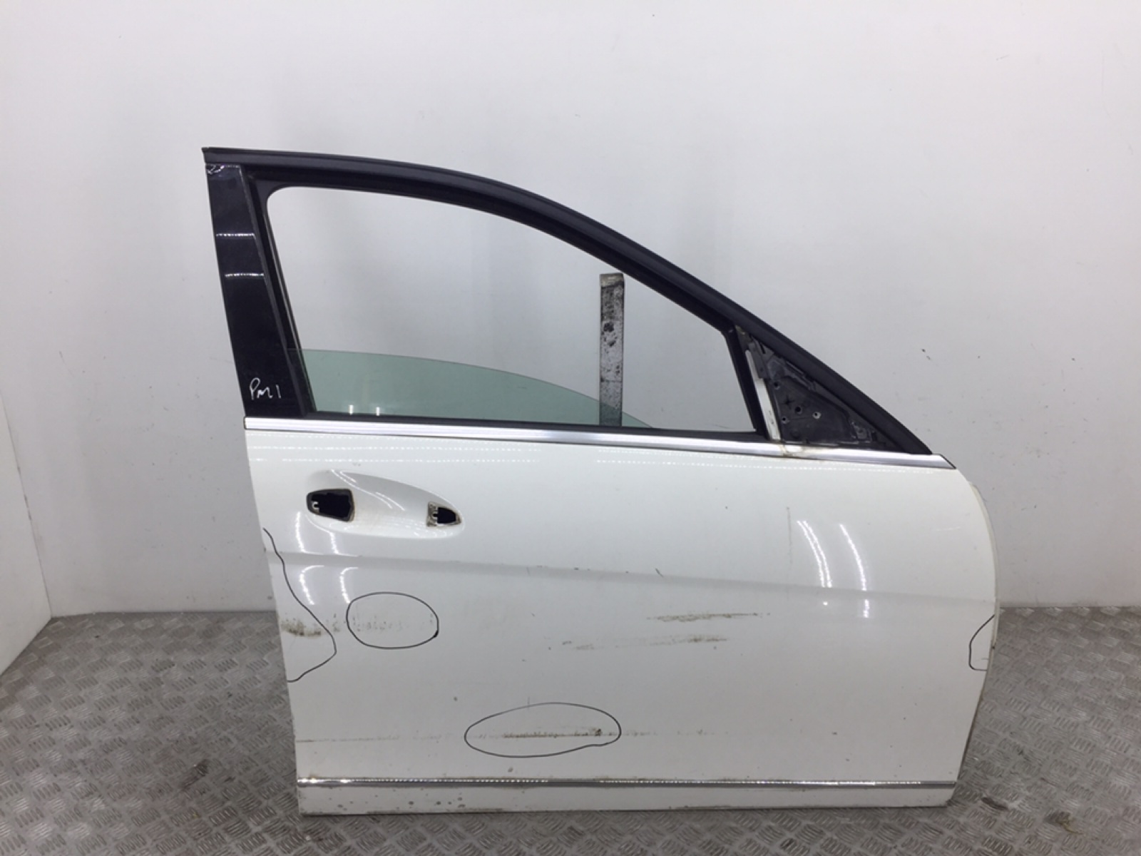 Дверь передняя правая для Mercedes C W204, 2010 г. 2.2 CDi дизель б/у
