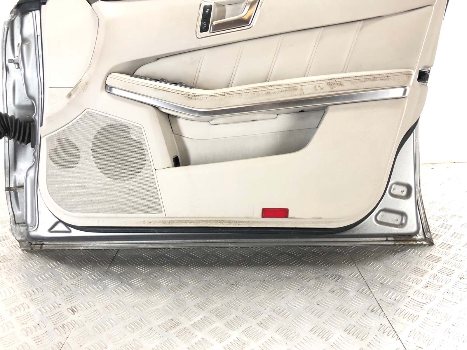 Дверь передняя правая для Mercedes E W212, 2013 г. 2.2 CDi дизель б/у — фото 3