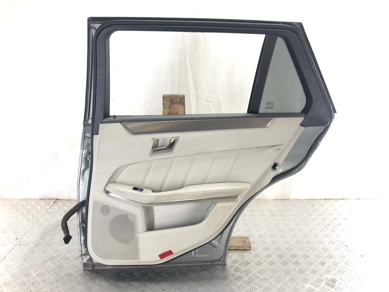 Дверь задняя правая для Mercedes E W212, 2013 г. 2.2 CDi дизель б/у — фото 2