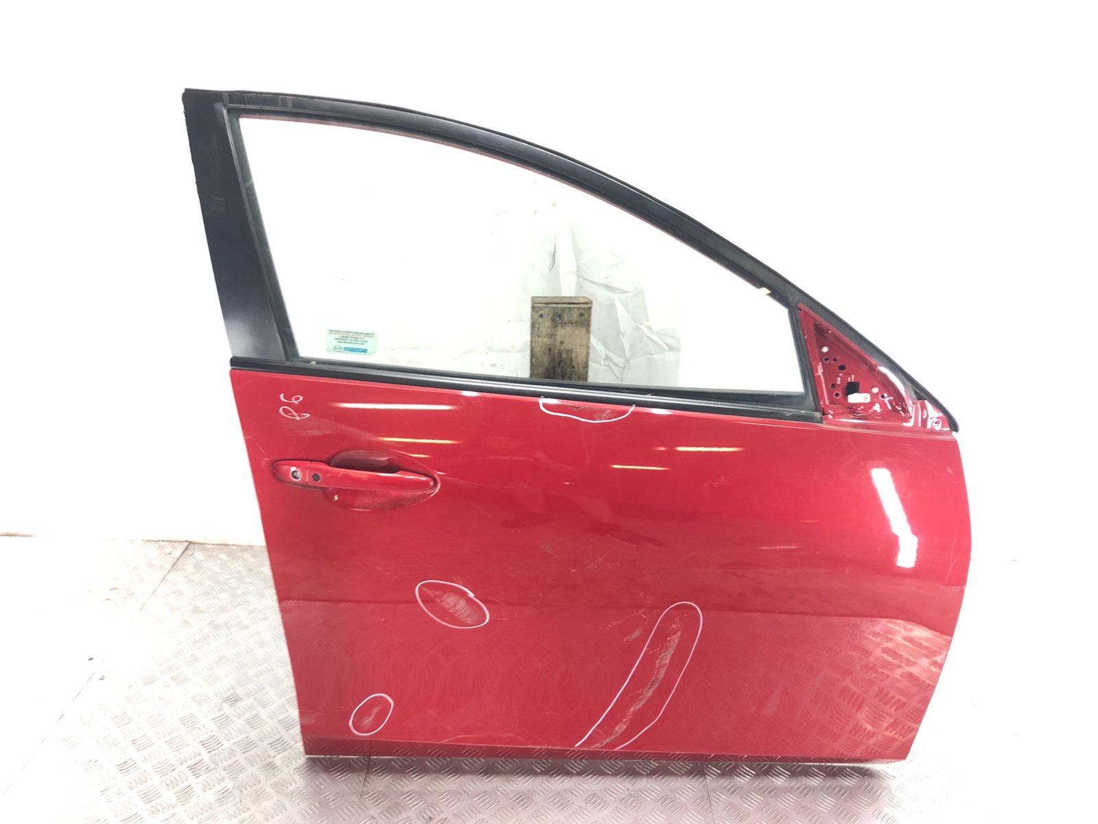 Дверь передняя правая для Mazda 3, 2010 г. 2.2 CTDi дизель б/у