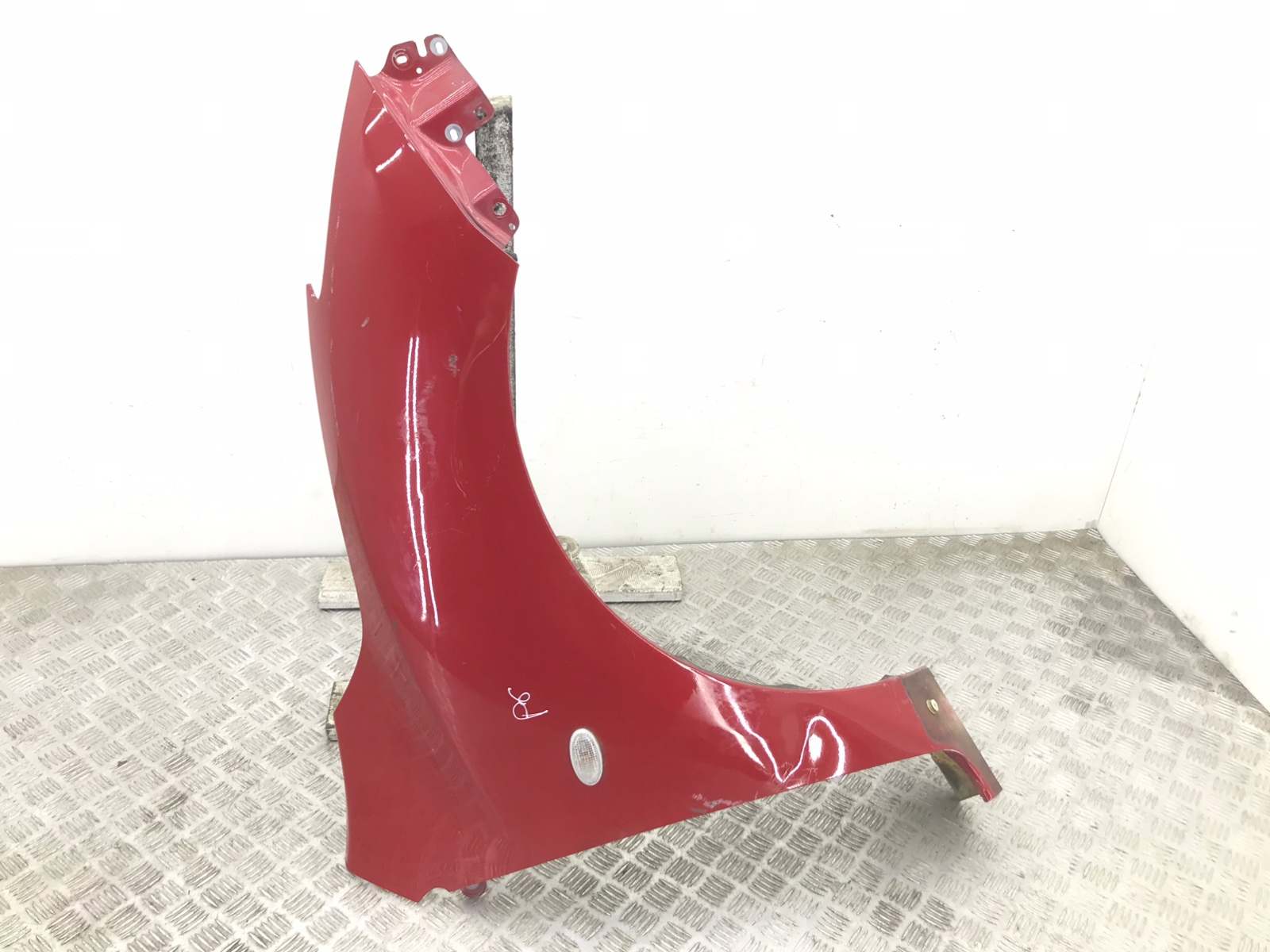 Крыло переднее правое для Mazda 3, 2010 г. 2.2 CTDi дизель б/у