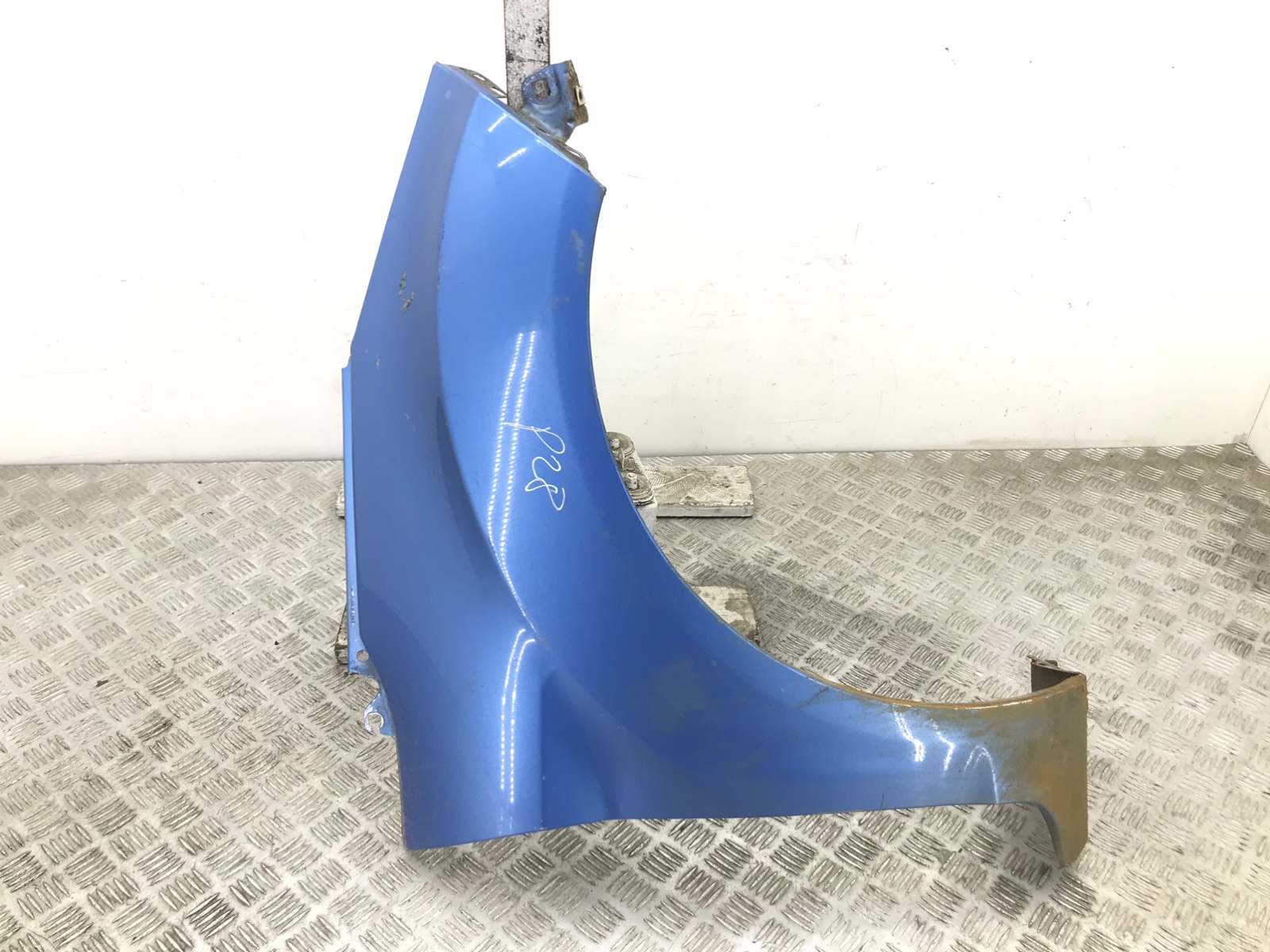 Крыло переднее правое для Ford Fiesta, 2009 г. 1.4 TDCi дизель б/у