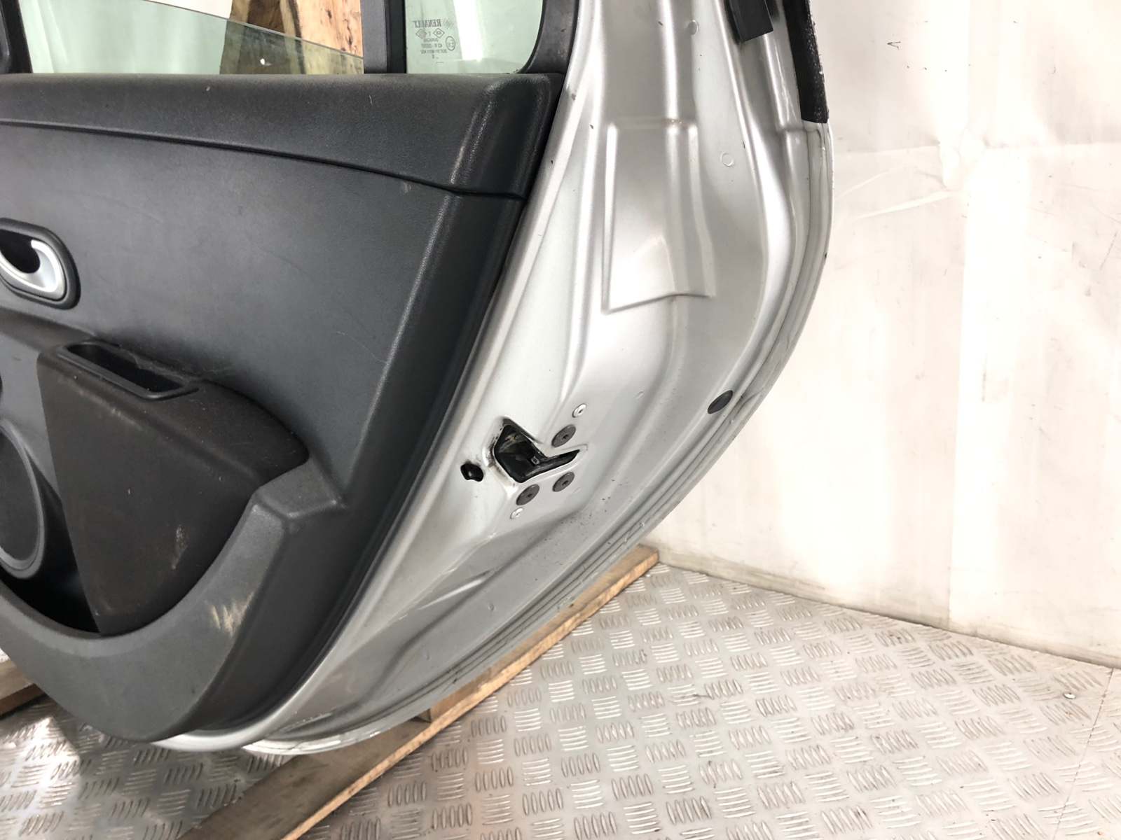 Дверь задняя правая для Renault Clio, 2011 г. 1.5 DCi дизель б/у — фото 5