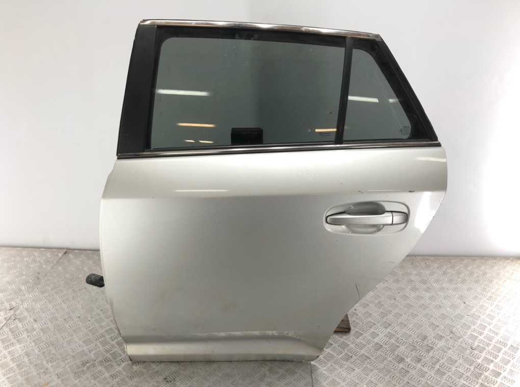 Дверь задняя левая для Toyota Avensis, 2009 г. 2.2 D-CAT дизель б/у