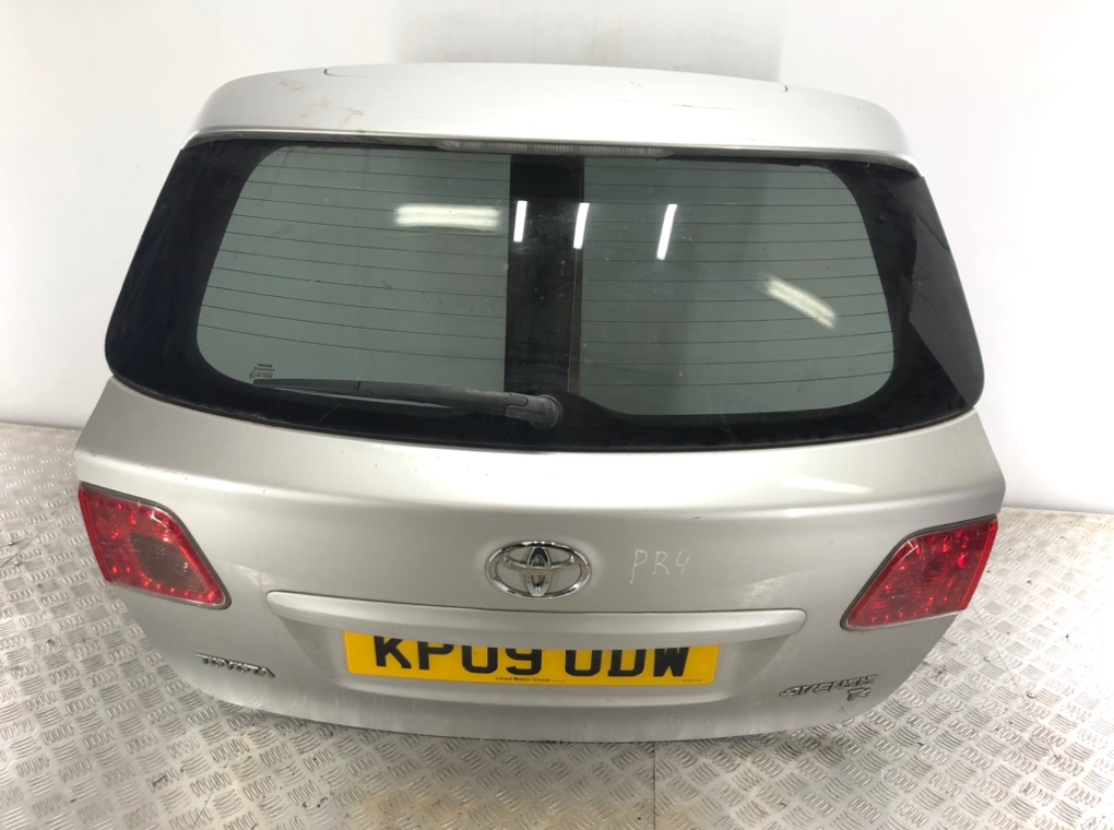 Крышка багажника для Toyota Avensis, 2009 г. 2.2 D-CAT дизель б/у