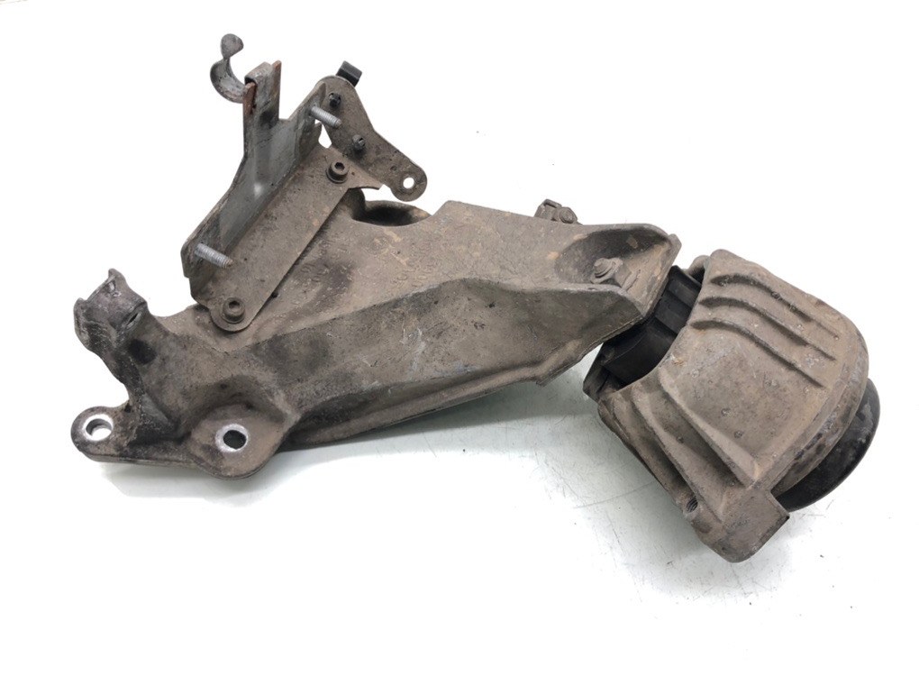 Подушка крепления двигателя для BMW 1 E87/E81/E82/E88, 2005 г. 2.0 TD дизель б/у
