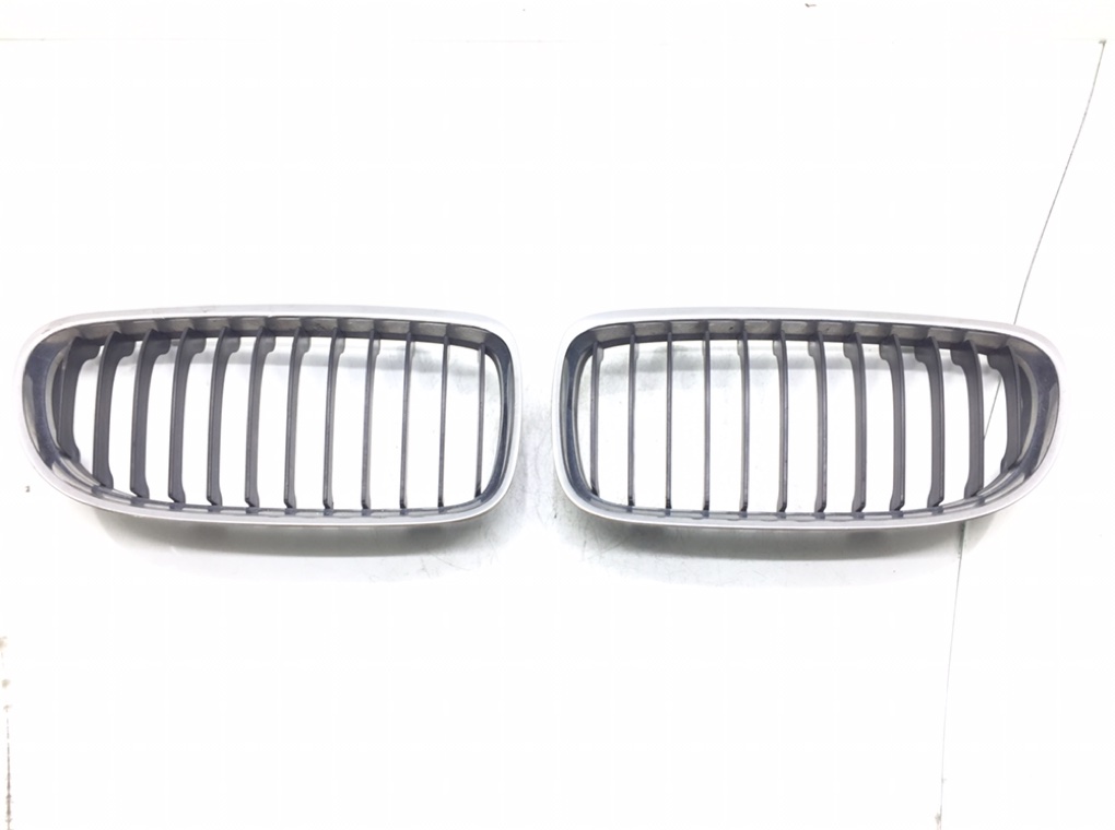 Решетка радиатора для BMW 3 E90/E91/E92/E93, 2009 г. 2.0 TD дизель б/у