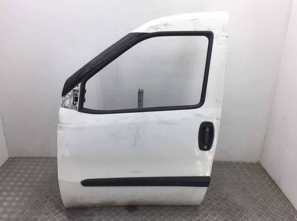 Дверь передняя левая для Fiat Doblo, 2011 г. 1.3 JTD дизель б/у