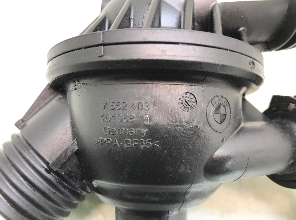 Корпус термостата для BMW 3 E90/E91/E92/E93, 2008 г. 2.0 i бензин б/у — фото 3
