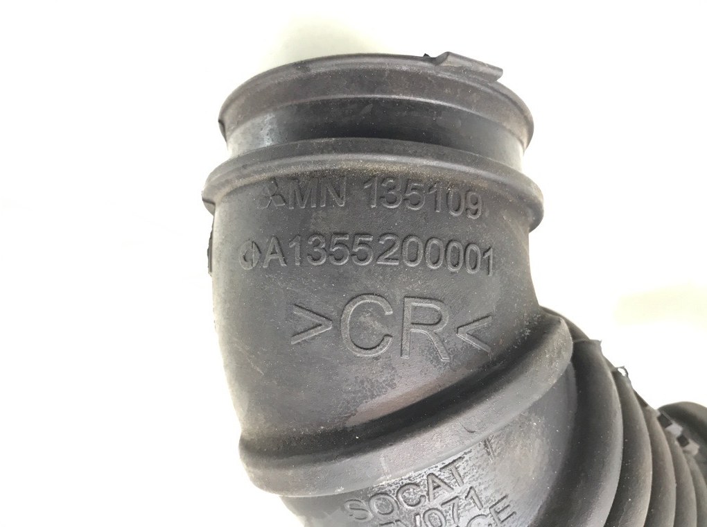 Патрубок воздушного фильтра Colt 2008 1.3 i