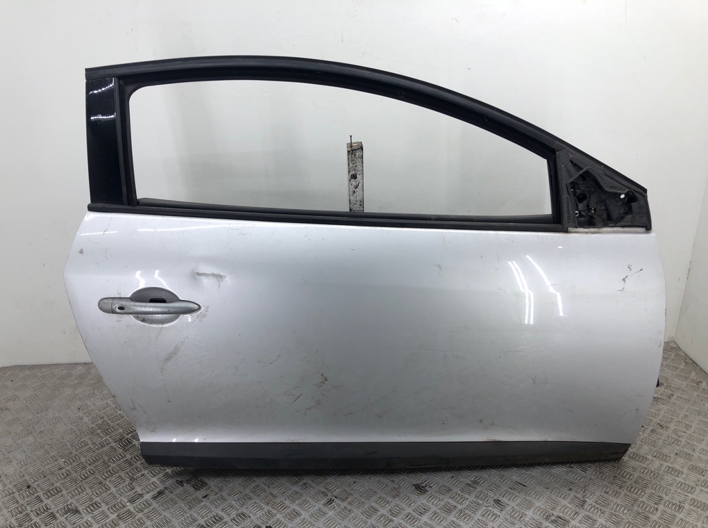 Дверь передняя правая для Renault Megane, 2009 г. 1.6 i бензин б/у