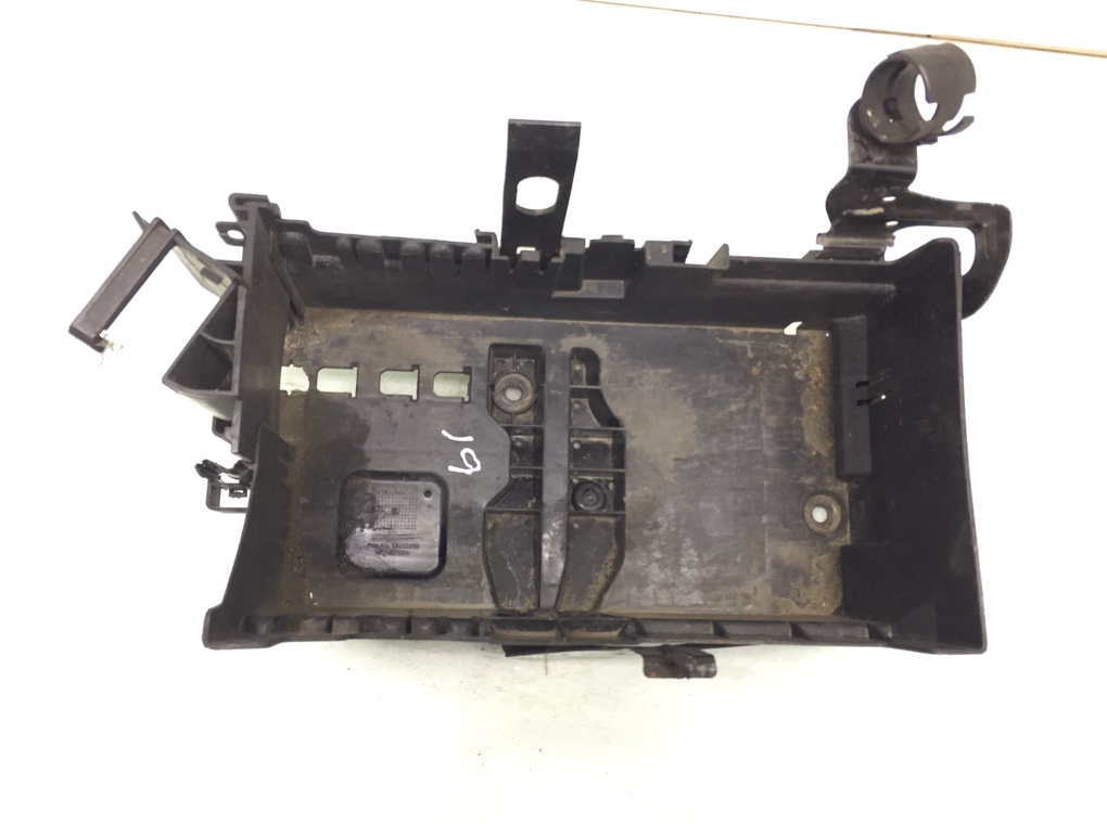 Полка аккумулятора для Opel Astra, 2011 г. 1.7 CDTi дизель б/у — фото 3