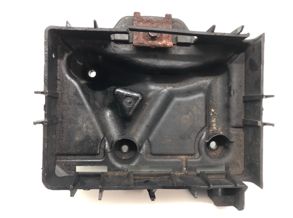Полка аккумулятора для Seat Ibiza, 2006 г. 1.4 i бензин б/у — фото 2