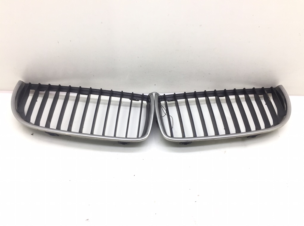 Решетка радиатора для BMW 3 E90/E91/E92/E93, 2005 г. 2.0 TD дизель б/у