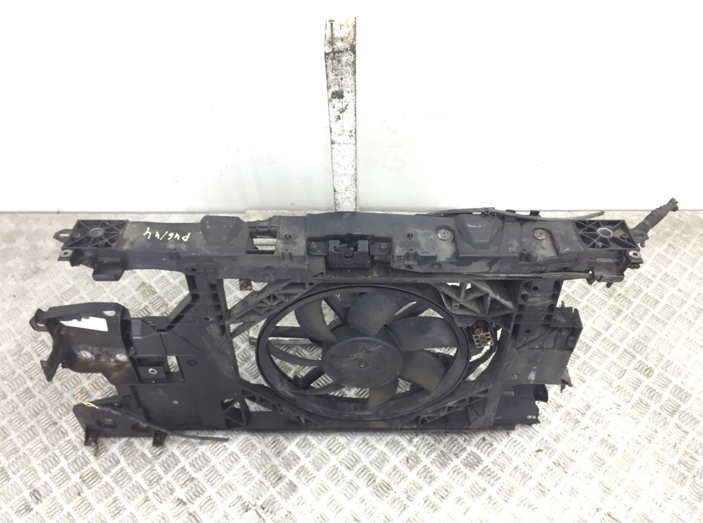 Панель передняя (телевизор) для Renault Megane, 2009 г. 1.6 i бензин б/у — фото 2