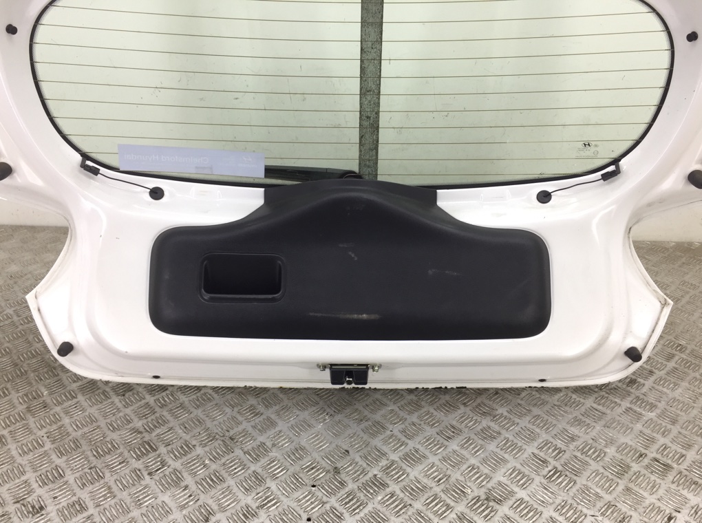 Крышка багажника для Hyundai i10, 2014 г. 1.0 i бензин б/у — фото 4