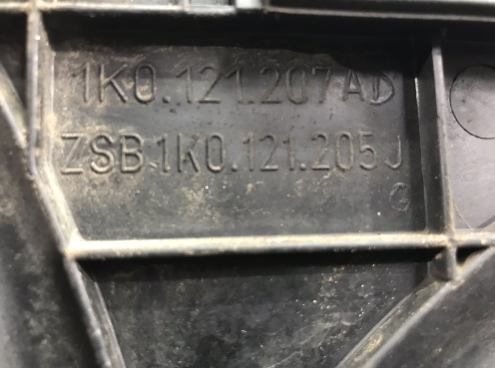 Панель передняя (телевизор) для Audi A3, 2005 г. 2.0 TDi дизель б/у — фото 6