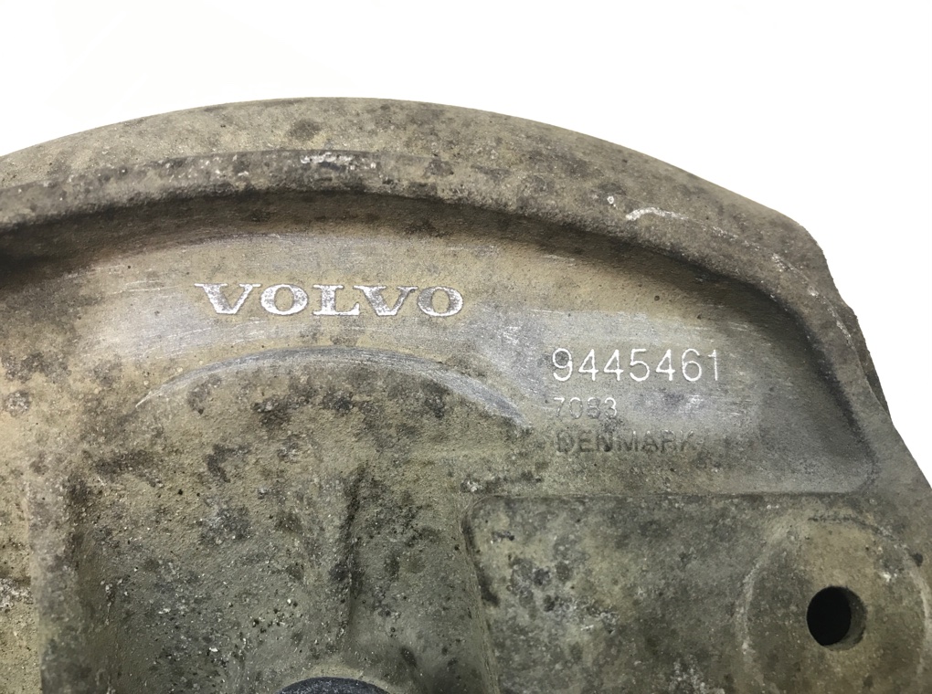 Кронштейн двигателя для Volvo V70, 1999 г. 2.4 i бензин б/у — фото 5