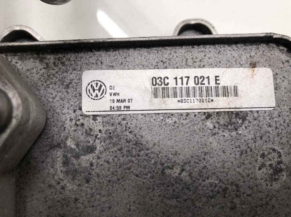 Радиатор масляный для Volkswagen Golf, 2007 г. 1.6 FSI бензин б/у — фото 5