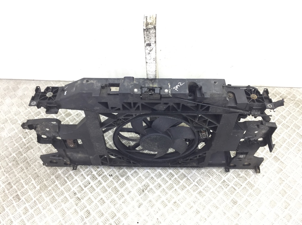 Панель передняя (телевизор) для Renault Scenic, 2011 г. 1.5 DCi дизель б/у — фото 2