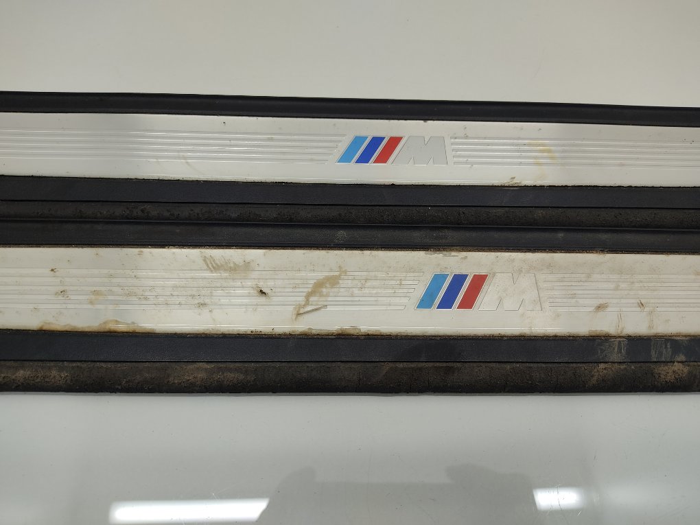 Накладка на порог для BMW 3 E90/E91/E92/E93, 2007 г. 2.0 i бензин б/у — фото 3