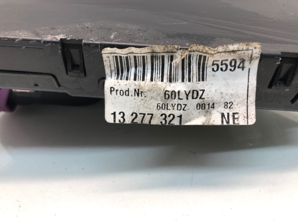 Блок предохранителей для Opel Insignia, 2009 г. 2.0 CDTi дизель б/у — фото 3