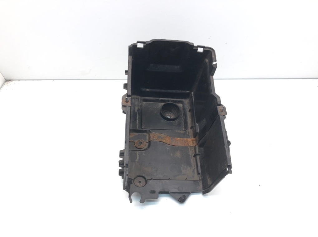 Полка аккумулятора для Mazda 3, 2007 г. 1.6 i бензин б/у