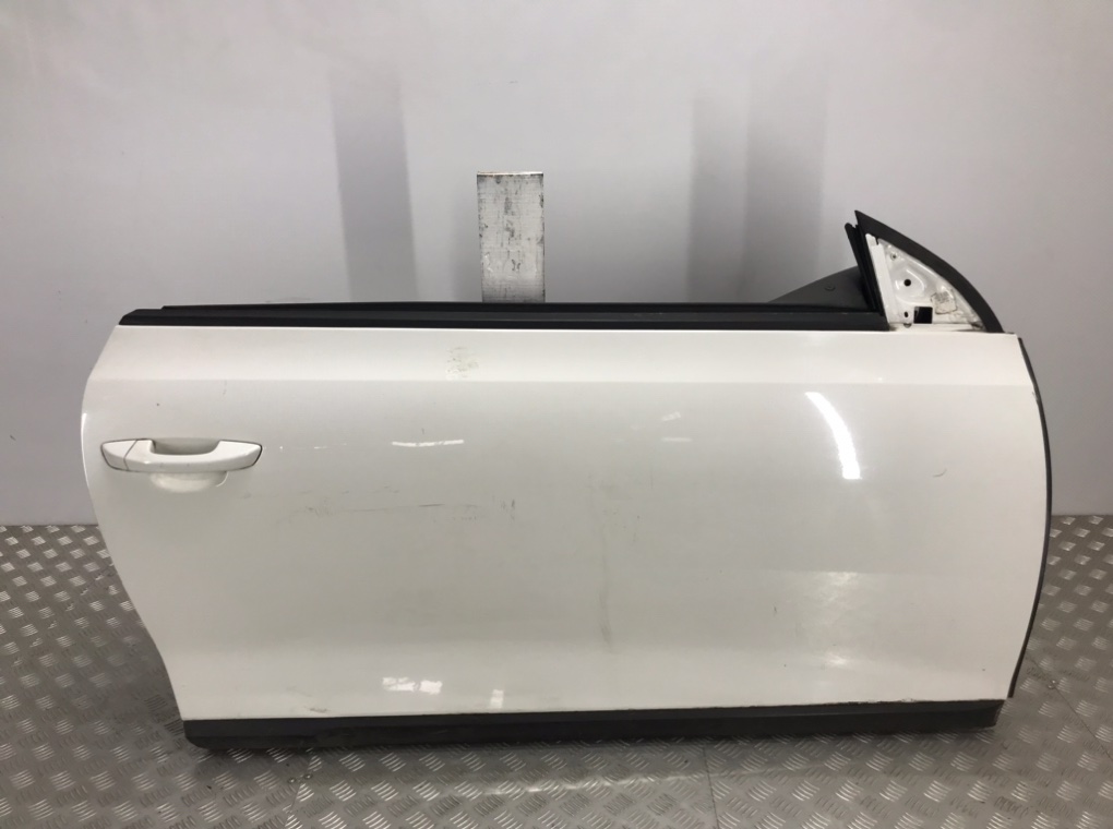 Дверь передняя правая для Volkswagen Scirocco, 2009 г. 2.0 TDi дизель б/у