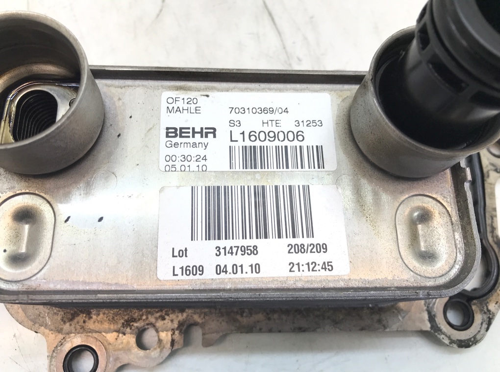 Радиатор масляный для BMW 3 E90/E91/E92/E93, 2010 г. 2.0 TD дизель б/у — фото 5